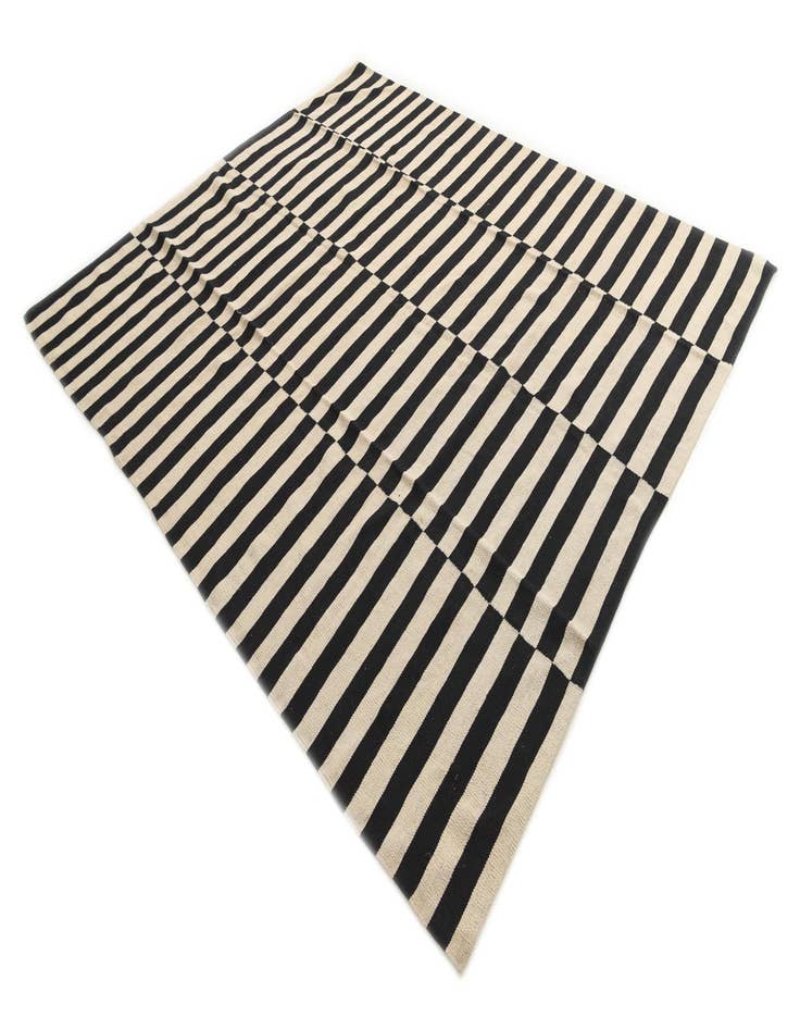 Detail image of  8' 2 x 9' 9  Hand Woven Kilim Modern Wool Rug