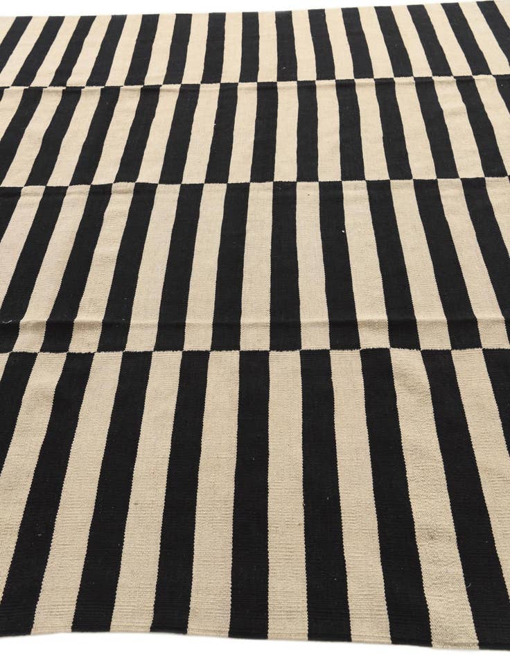 Detail image of  8' 2 x 9' 9  Hand Woven Kilim Modern Wool Rug