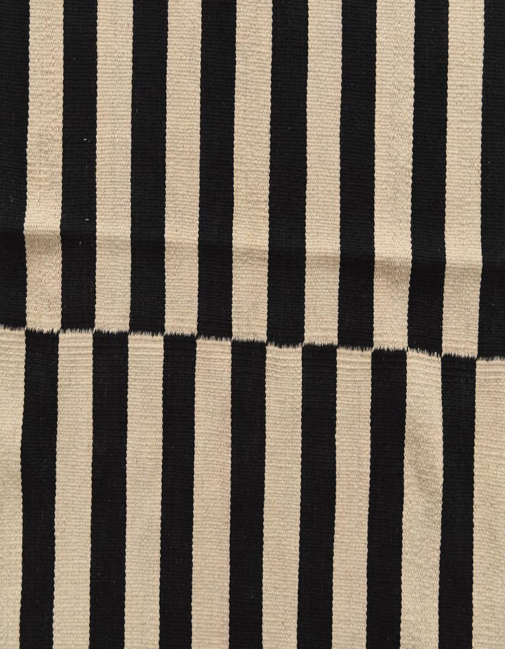 Detail image of  8' 2 x 9' 9  Hand Woven Kilim Modern Wool Rug