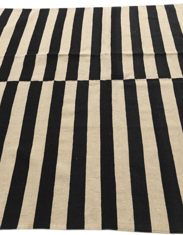 Detail image of  5' 8 x 8'  Hand Woven Kilim Modern Wool Rug