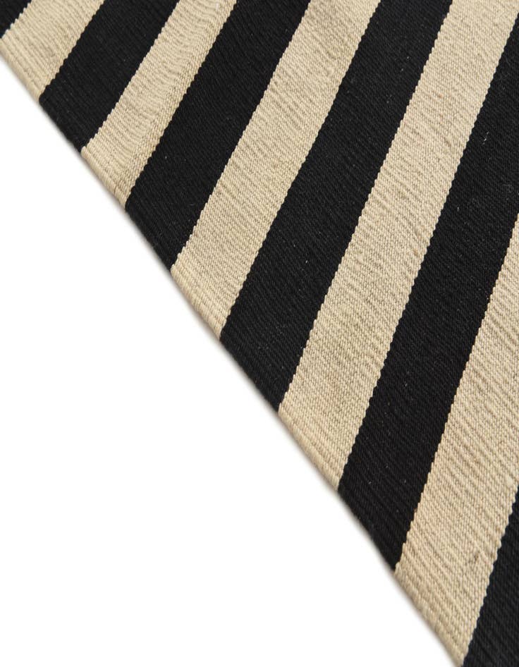 Detail image of  5' 8 x 8'  Hand Woven Kilim Modern Wool Rug