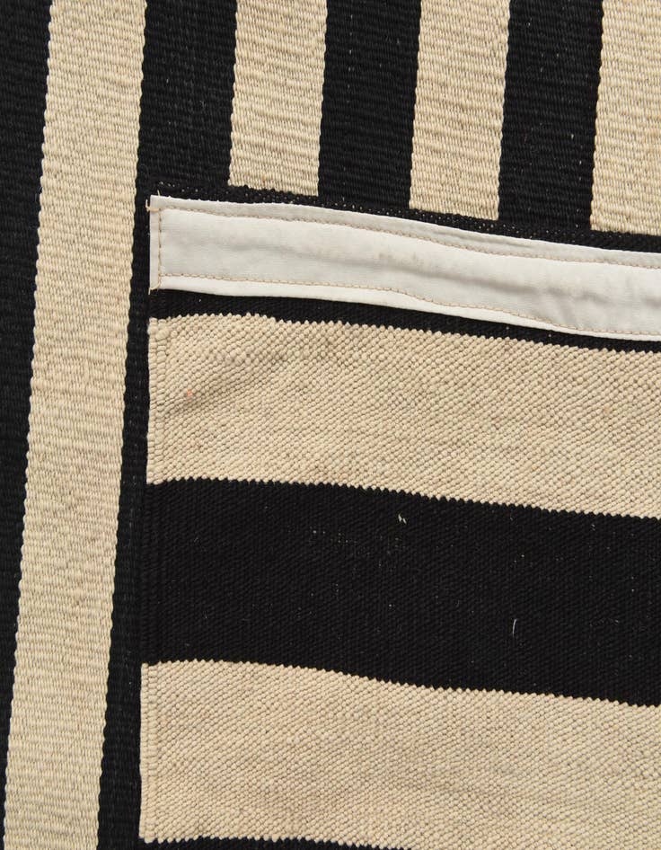 Detail image of  5' 8 x 8'  Hand Woven Kilim Modern Wool Rug