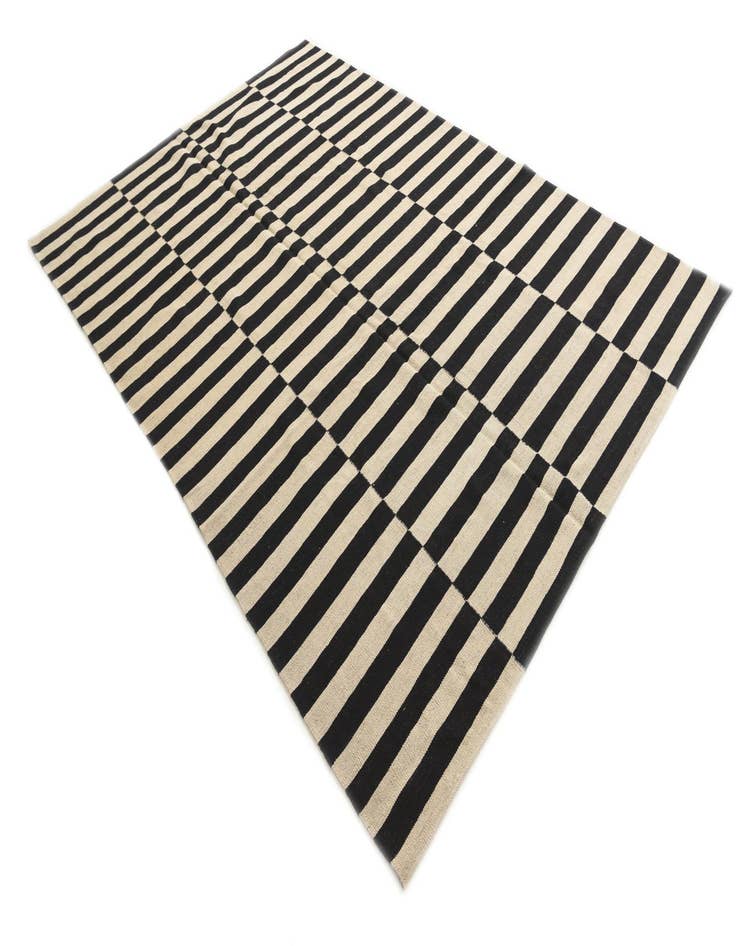 Detail image of  6' 9 x 10'  Hand Woven Kilim Modern Wool Rug