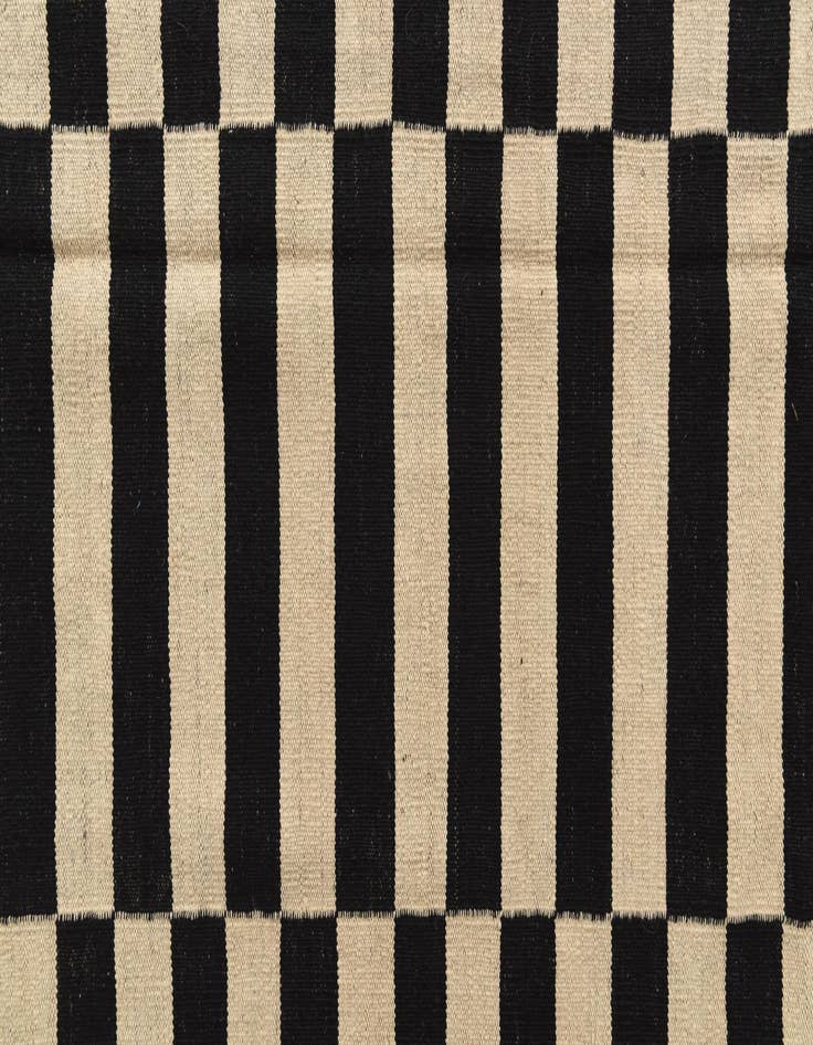 Detail image of  6' 9 x 10'  Hand Woven Kilim Modern Wool Rug