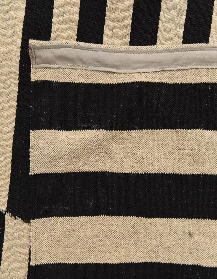 Detail image of  6' 9 x 10'  Hand Woven Kilim Modern Wool Rug