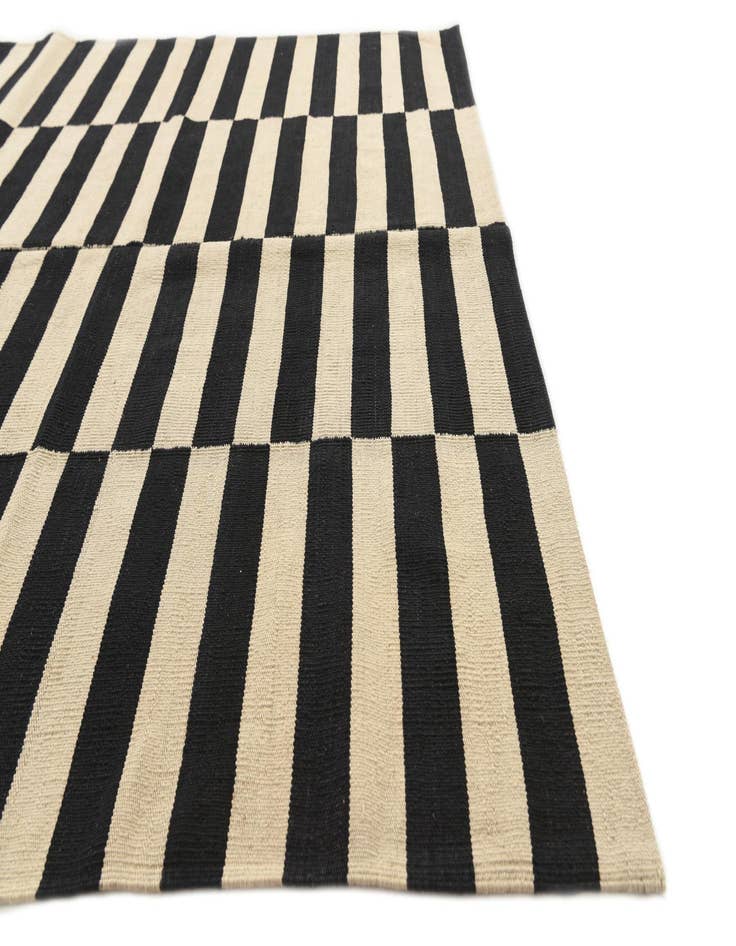 Detail image of  5' 9 x 8'  Hand Woven Kilim Modern Wool Rug