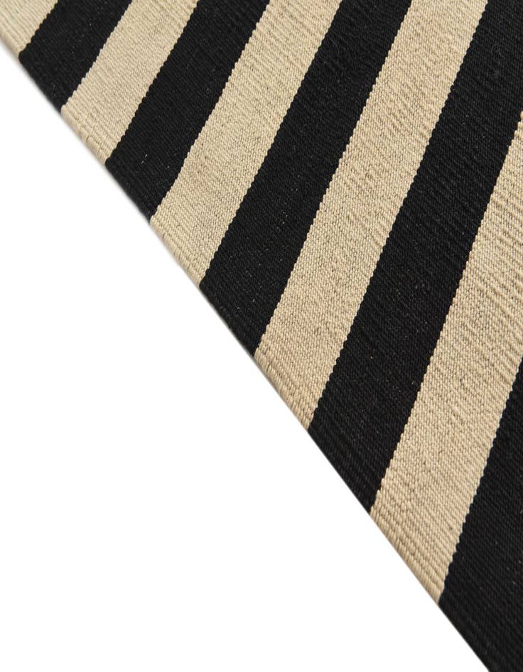 Detail image of  5' 9 x 8'  Hand Woven Kilim Modern Wool Rug