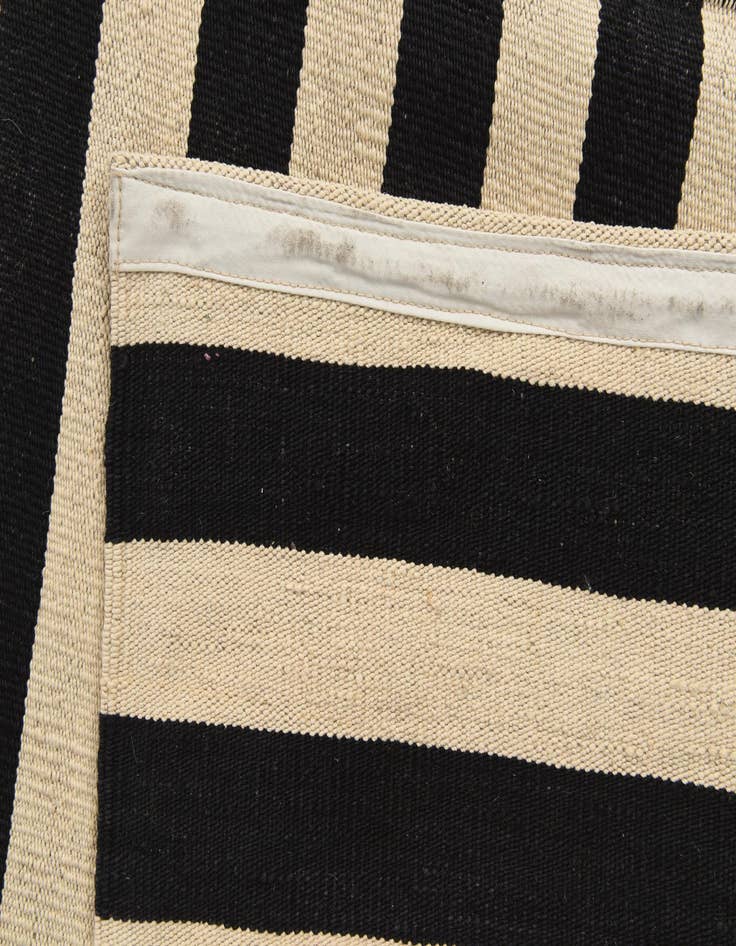 Detail image of  5' 9 x 8'  Hand Woven Kilim Modern Wool Rug