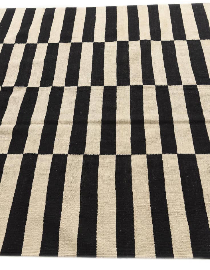 Detail image of  5' 10 x 7' 10  Hand Woven Kilim Modern Wool Rug