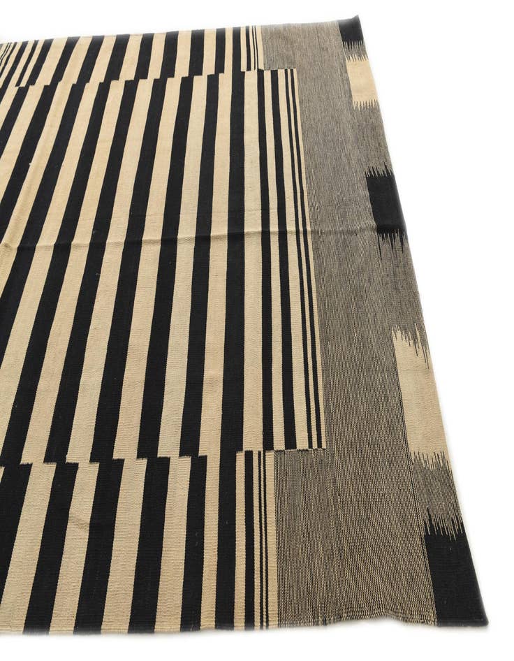 Detail image of  6' 10 x 9' 8  Hand Woven Kilim Modern Wool Rug