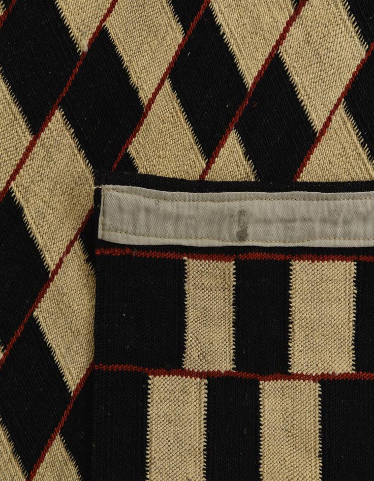 Detail image of  5' 2 x 6'  Hand Woven Kilim Modern Wool Rug