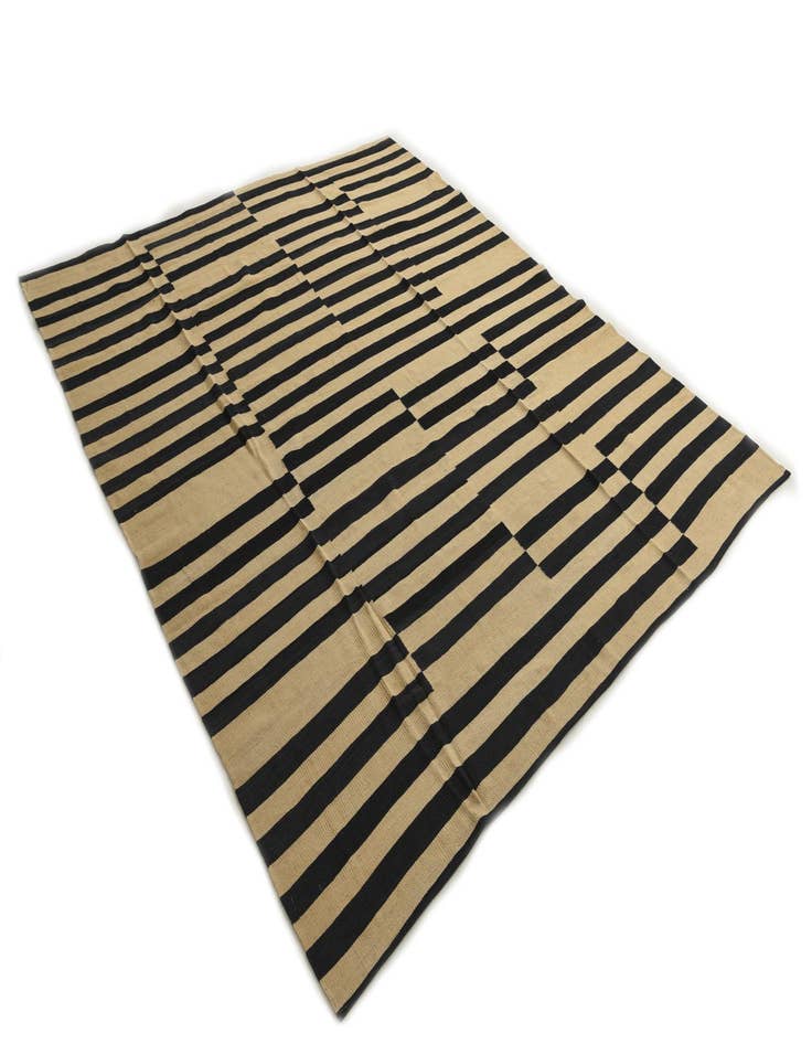 Detail image of  8' x 9' 5  Hand Woven Kilim Modern Wool Rug