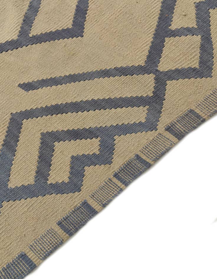 Detail image of  6' x 8'  Hand Woven Kilim Modern Wool Rug