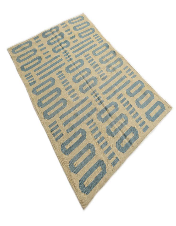 Detail image of  4' 9 x 6' 7  Hand Woven Kilim Modern Wool Rug