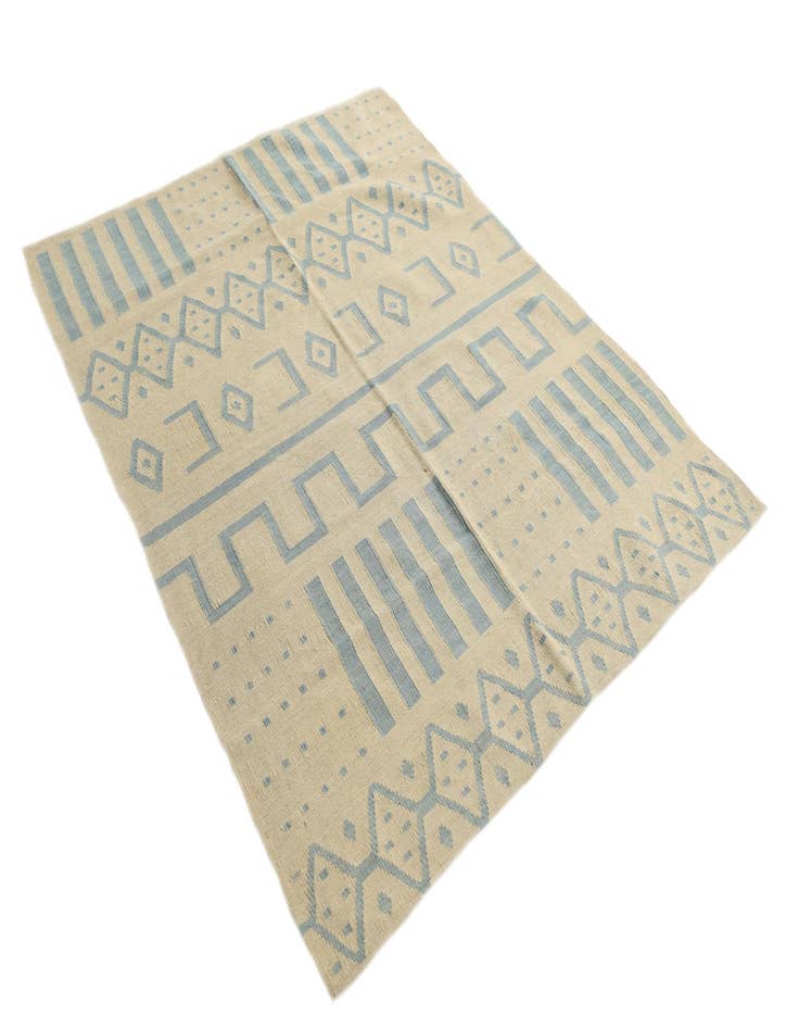 Detail image of  5' 2 x 6' 5  Hand Woven Kilim Modern Wool Rug