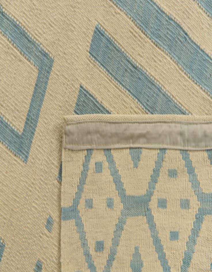 Detail image of  5' 2 x 6' 5  Hand Woven Kilim Modern Wool Rug