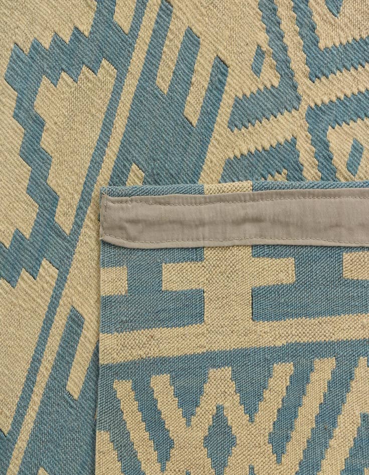 Detail image of  6' 5 x 9' 5  Hand Woven Kilim Modern Wool Rug