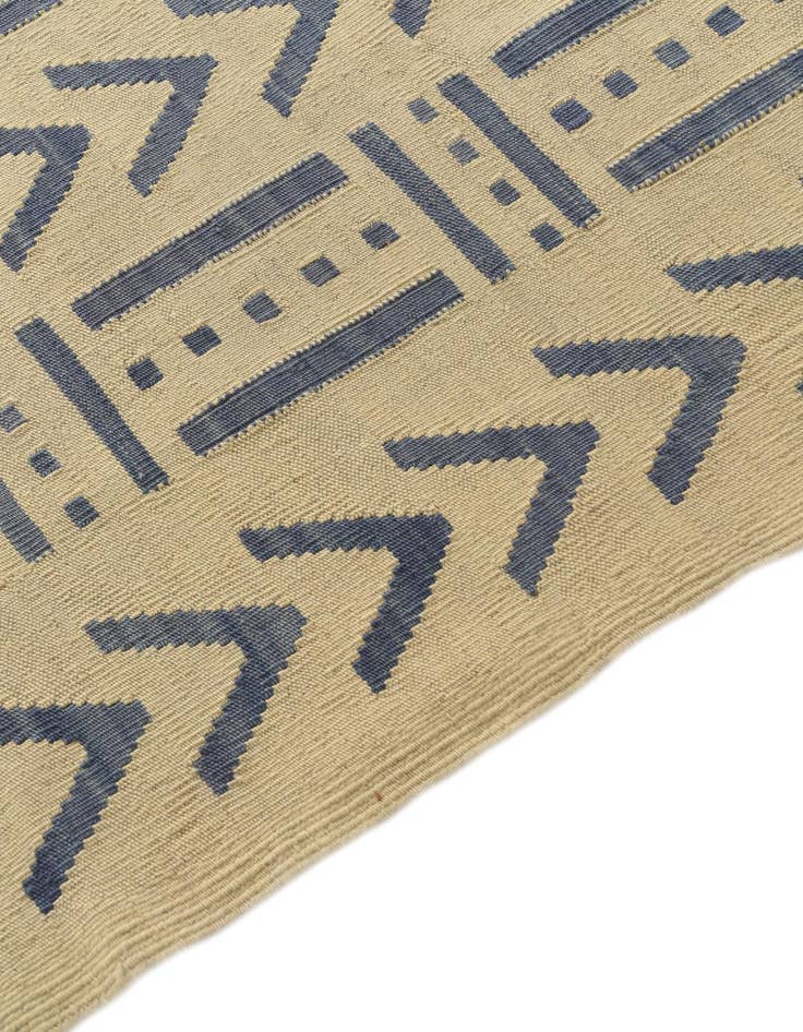 Detail image of  6' 2 x 7' 8  Hand Woven Kilim Modern Wool Rug