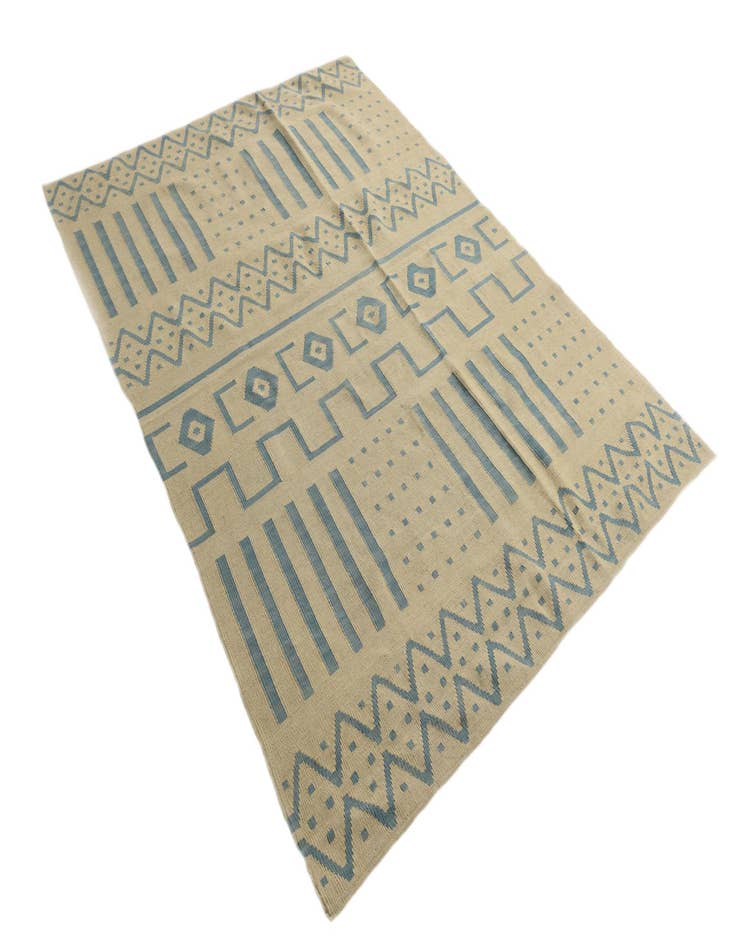 Detail image of  5' 9 x 7' 10  Hand Woven Kilim Modern Wool Rug