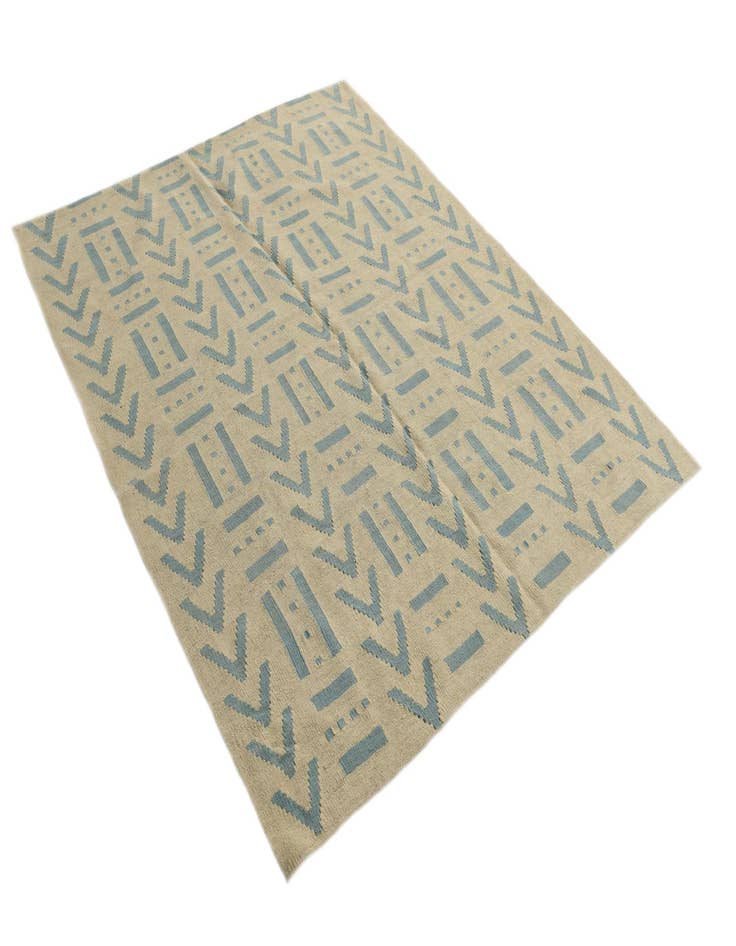 Detail image of  5' 2 x 6' 5  Hand Woven Kilim Modern Wool Rug