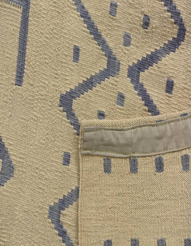 Detail image of  5' 1 x 6' 2  Hand Woven Kilim Modern Wool Rug