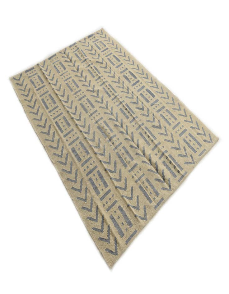 Detail image of  5' 2 x 6' 8  Hand Woven Kilim Modern Wool Rug