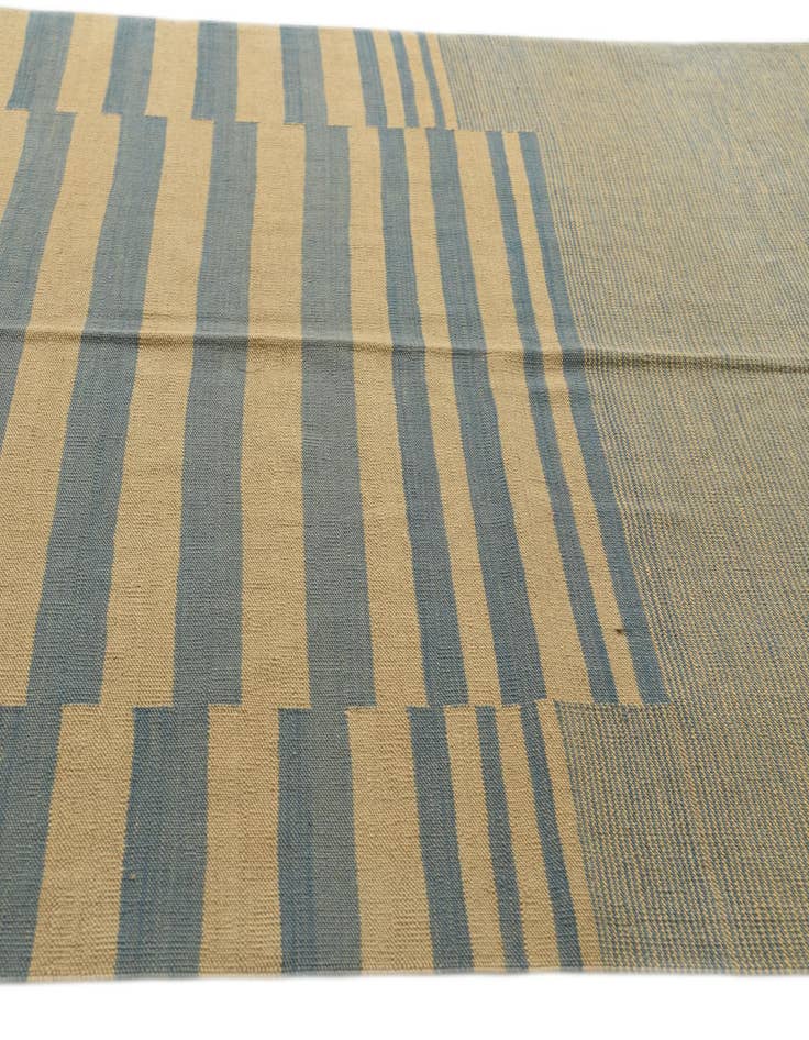 Detail image of  5' 6 x 7' 6  Hand Woven Kilim Modern Wool Rug