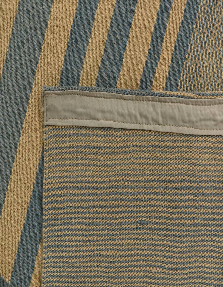 Detail image of  5' 6 x 7' 6  Hand Woven Kilim Modern Wool Rug