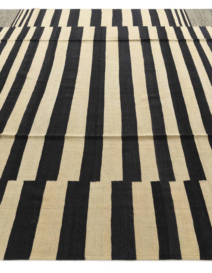 Detail image of  8' 2 x 9' 8  Hand Woven Kilim Modern Wool Rug