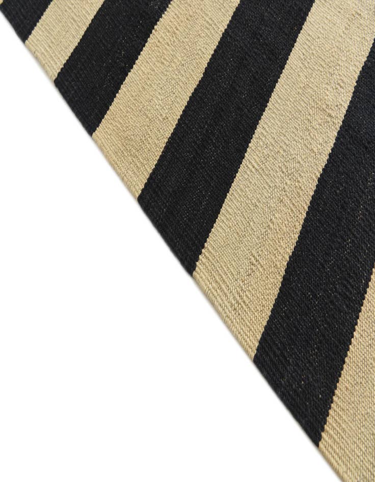 Detail image of  8' 2 x 9' 8  Hand Woven Kilim Modern Wool Rug