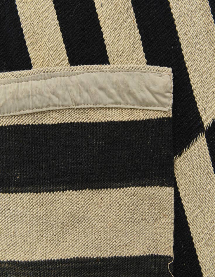 Detail image of  3' 5 x 4' 10  Hand Woven Kilim Modern Wool Rug