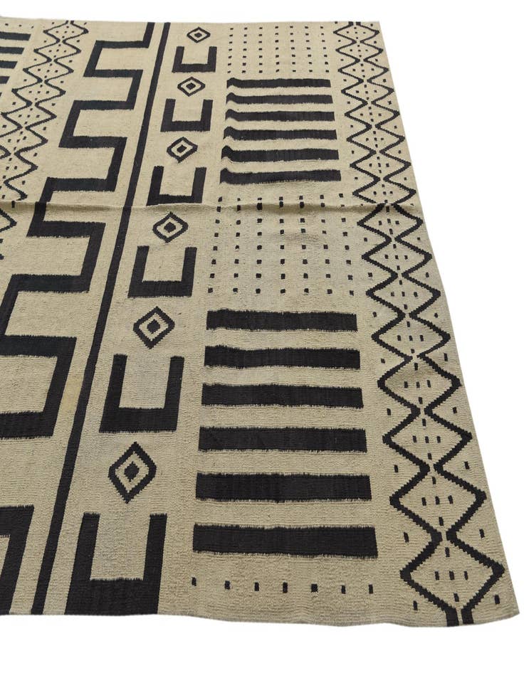 Detail image of  7' 2 x 9' 9  Hand Woven Kilim Modern Wool Rug