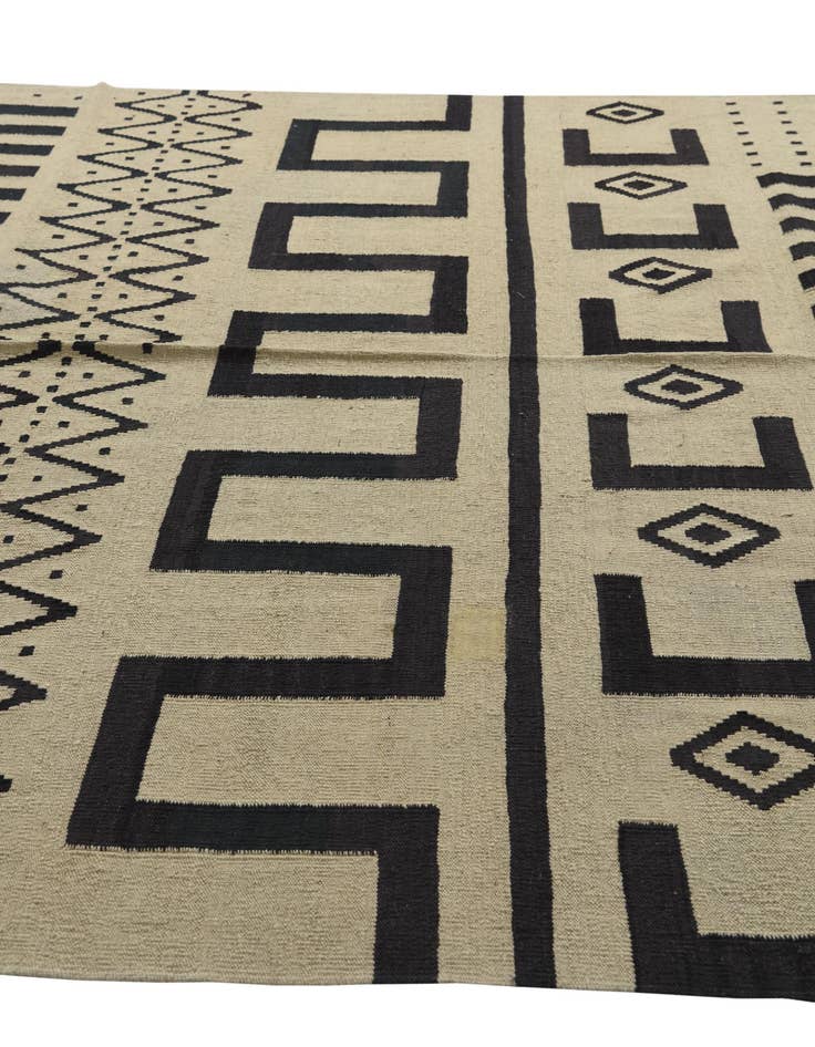 Detail image of  7' 2 x 9' 9  Hand Woven Kilim Modern Wool Rug