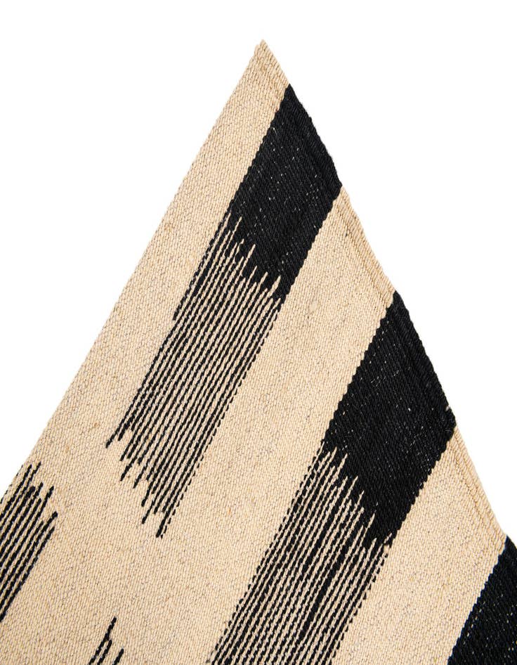 Detail image of  6' 2 x 7' 8  Hand Woven Kilim Modern Wool Rug