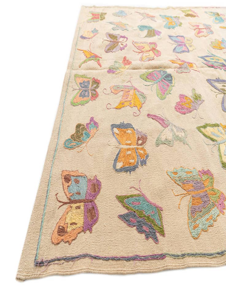 Detail image of  4' 10 x 6' 9  Hand Woven Kilim Suzani Wool Rug