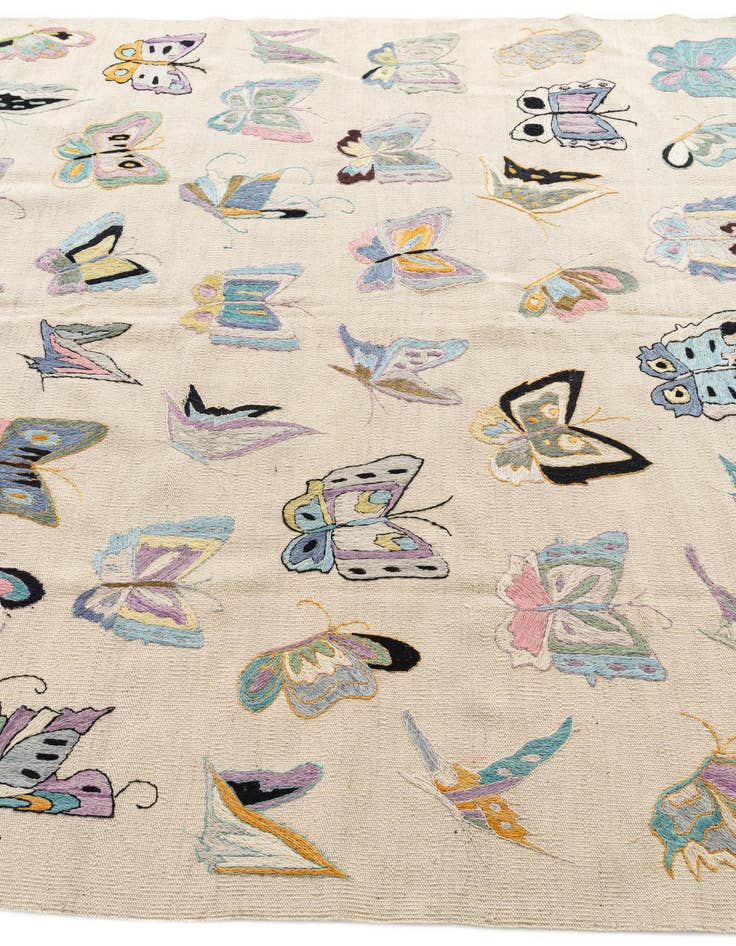 Detail image of  5' 9 x 7' 9  Hand Woven Kilim Suzani Wool Rug