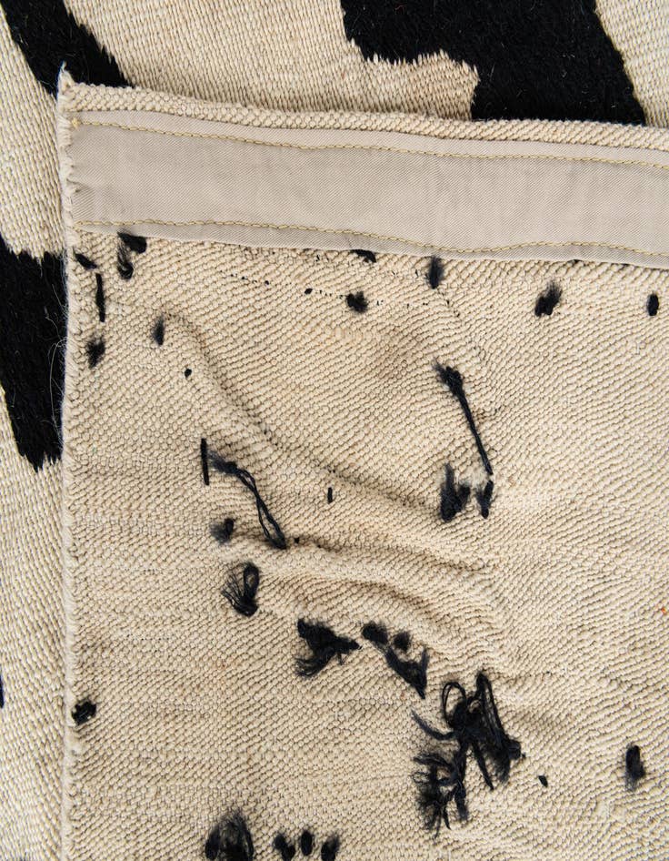 Detail image of  6' 8 x 9' 8  Hand Woven Kilim Suzani Wool Rug