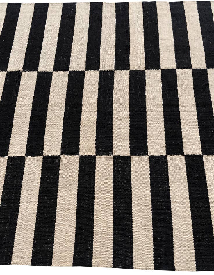 Detail image of  4' 1 x 5' 10  Hand Woven Kilim Suzani Wool Rug