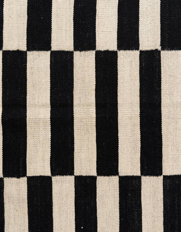 Detail image of  4' 1 x 5' 10  Hand Woven Kilim Suzani Wool Rug