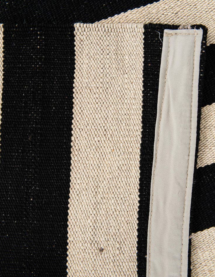 Detail image of  4' 1 x 5' 10  Hand Woven Kilim Suzani Wool Rug