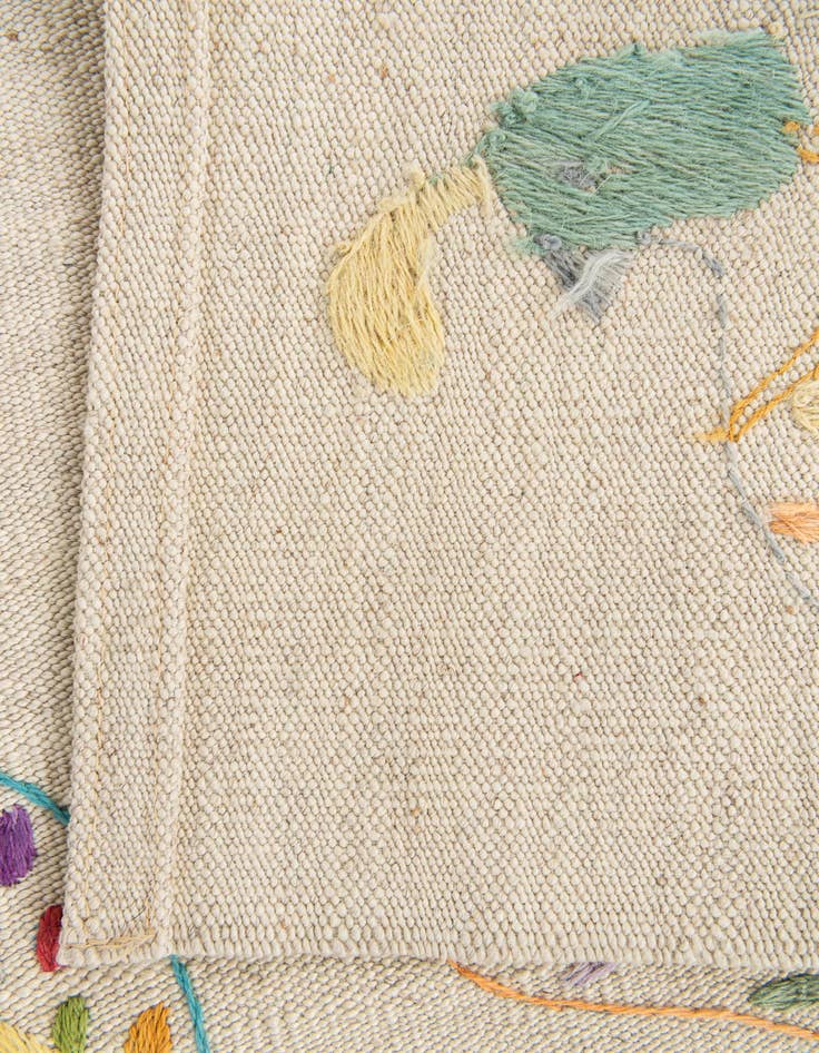 Detail image of  5' 2 x 6' 1  Hand Woven Kilim Suzani Wool Rug