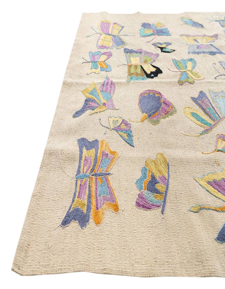 Detail image of  4' 1 x 5' 9  Hand Woven Kilim Suzani Wool Rug