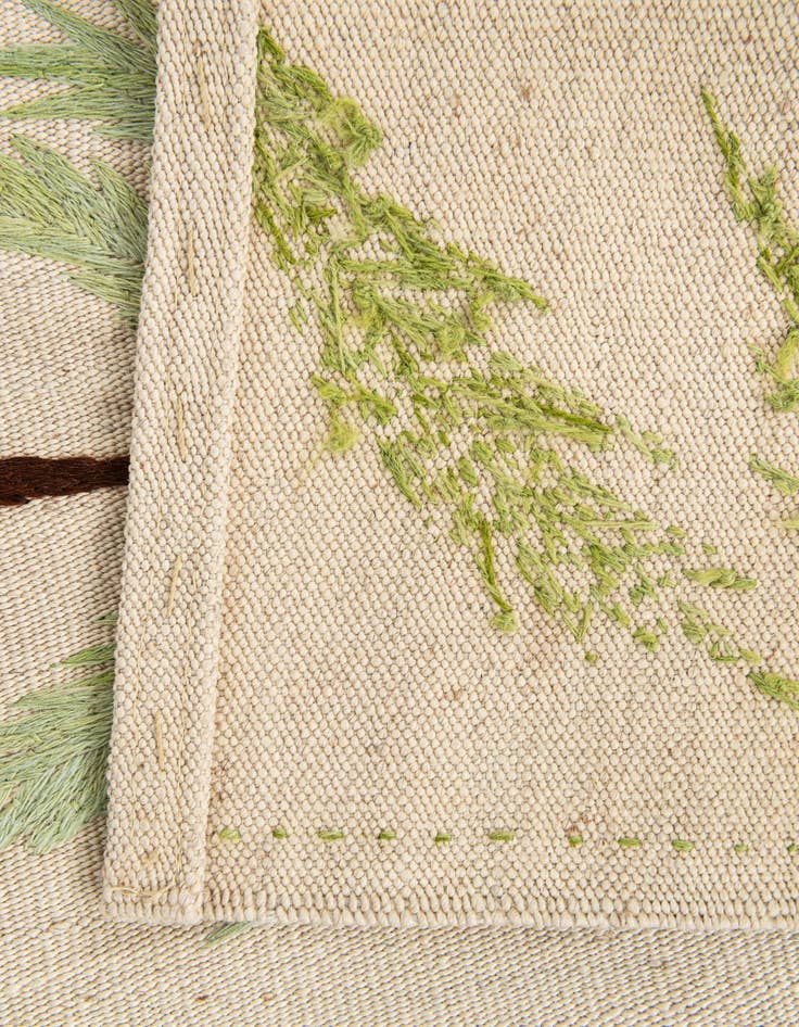 Detail image of  4' 4 x 5' 10  Hand Woven Kilim Suzani Wool Rug