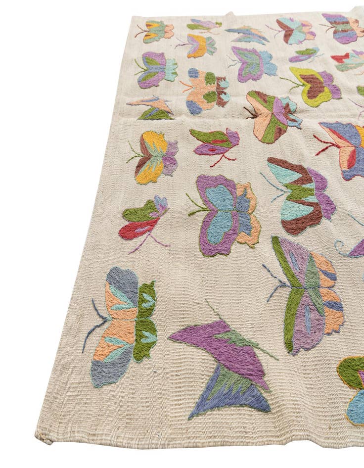 Detail image of  4' 7 x 6' 1  Hand Woven Kilim Suzani Wool Rug