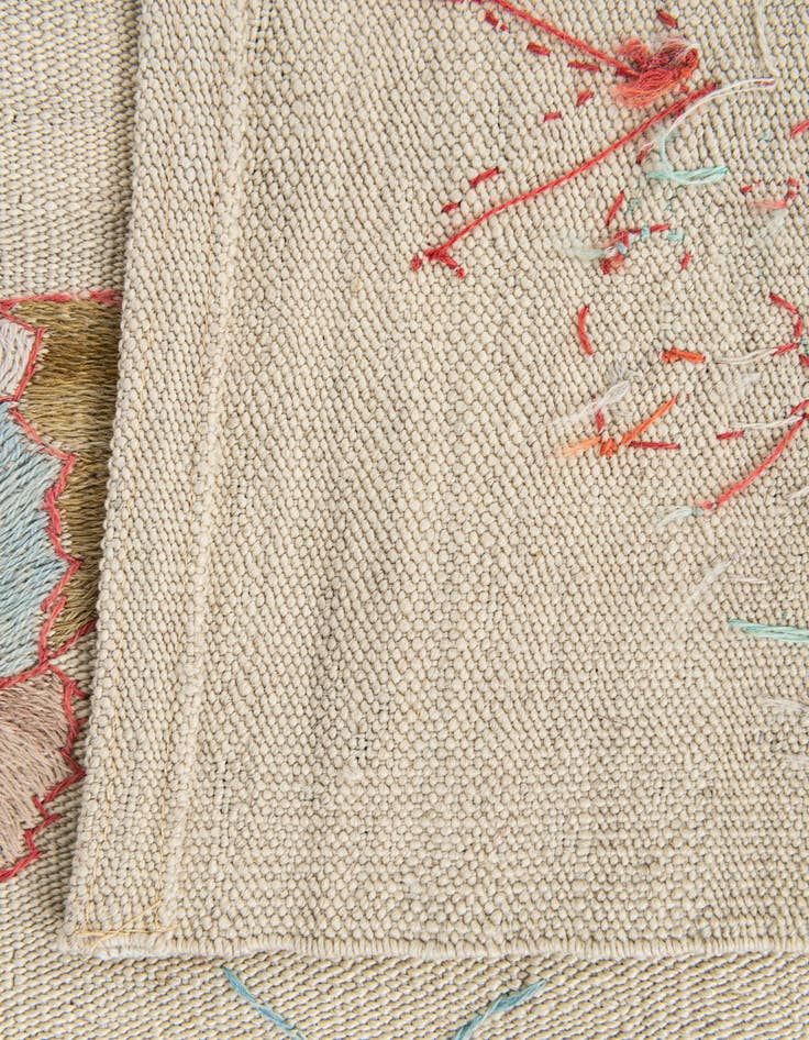 Detail image of  4' 3 x 5' 10  Hand Woven Kilim Suzani Wool Rug