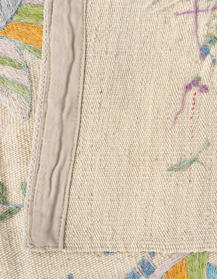 Detail image of  4' x 6'  Hand Woven Kilim Suzani Wool Rug