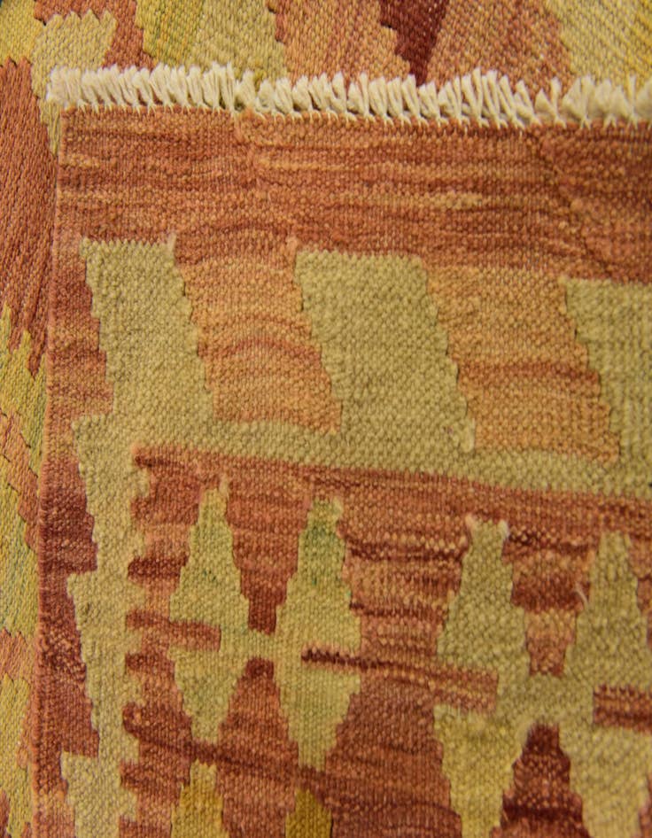 Detail image of  4' 2 x 6' 8  Hand Woven Kilim Waziri Wool Rug