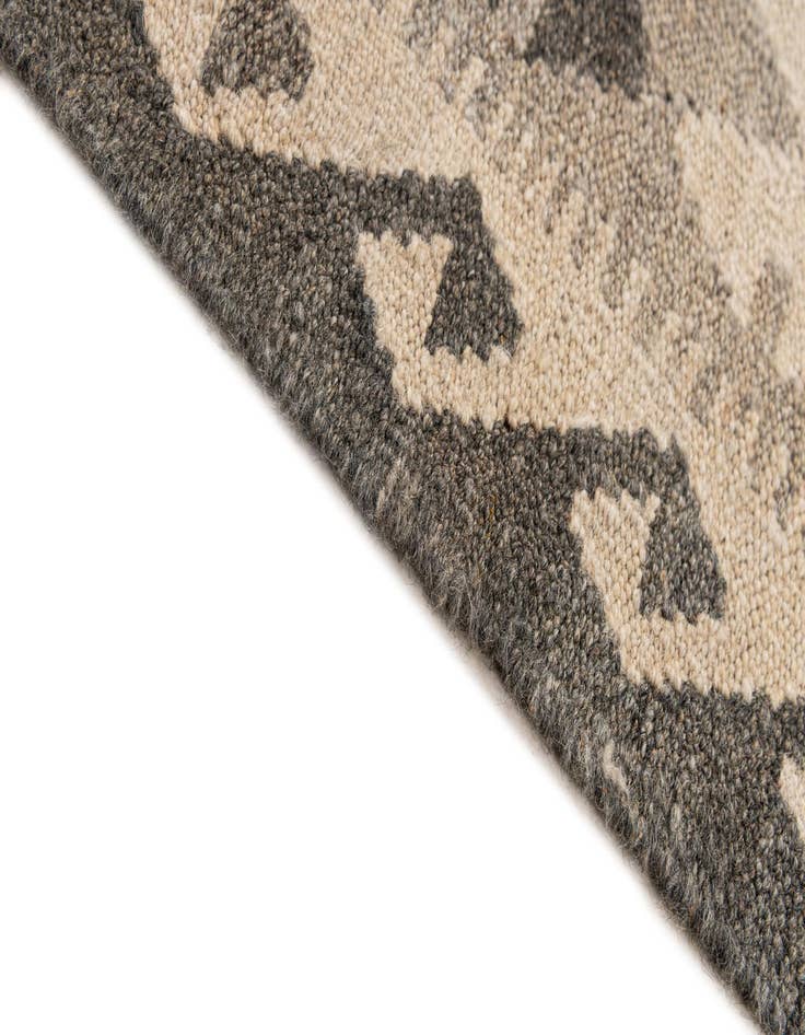 Detail image of  6' 11 x 9' 7  Hand Woven Kundan Kilim Wool Rug