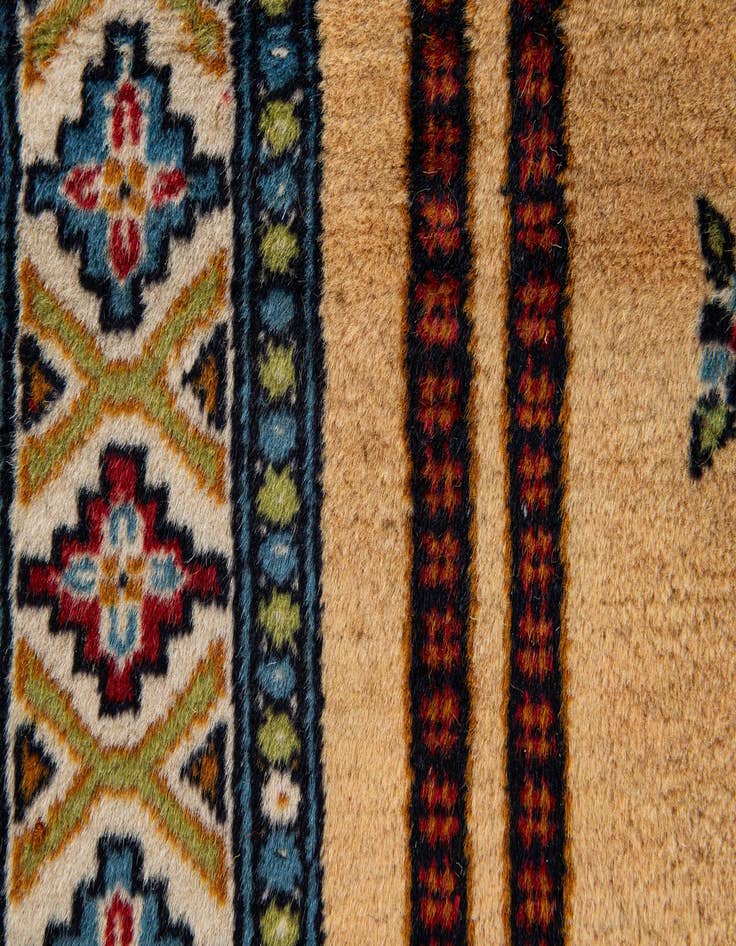 Detail image of  3' 1 x 4' 7  Hand Knotted Lahour Oriental Wool Rug