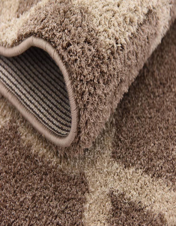 Detail image of  5' 3 x 7' 9 Lattice Rug